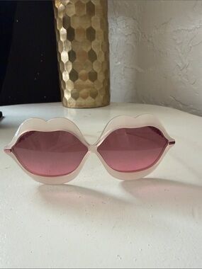 Wildfox Pink Lip-Shaped Fashion Sunglasses